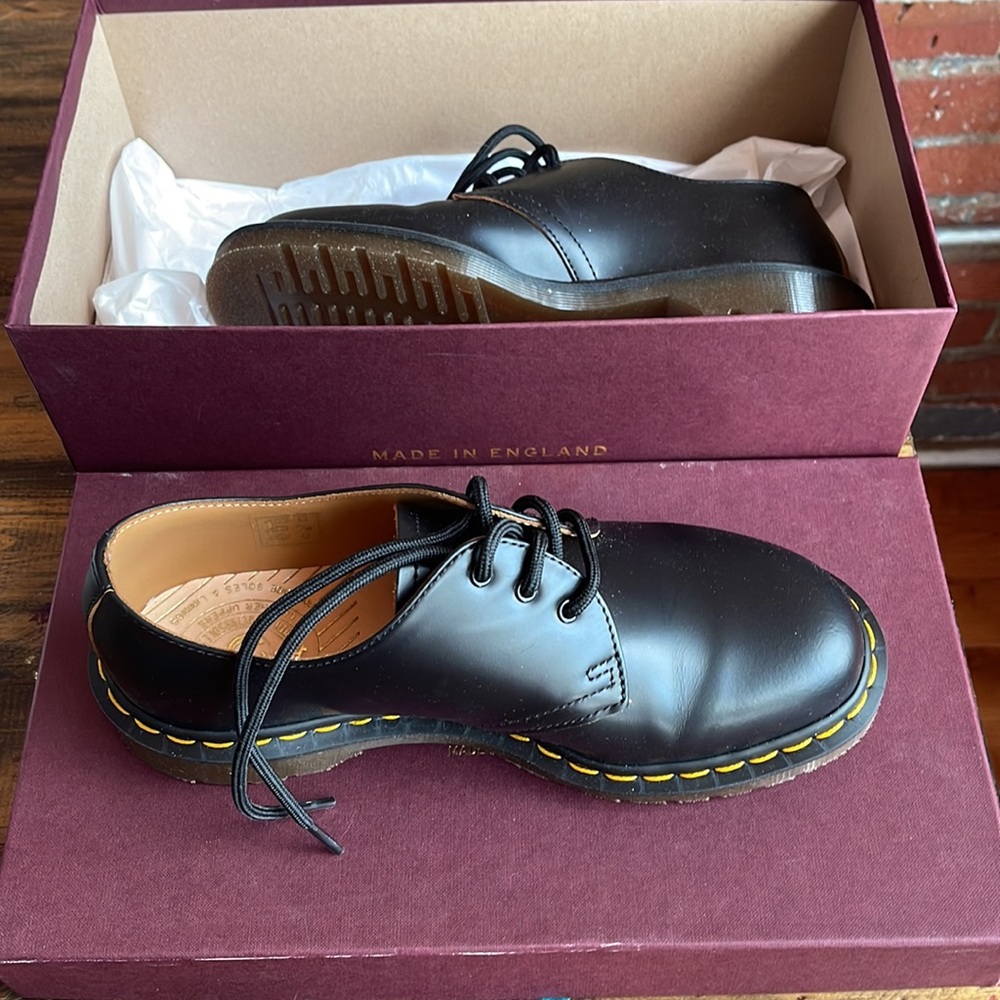Black dr.martens MADE IN ENGLAND heritage fit COMPLETELY NEW SZ39